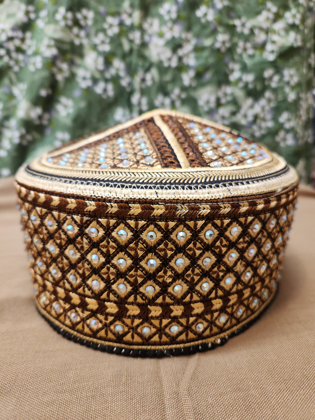 👉Elegant Muslim Stone Prayer Cap – Timeless Comfort & Style👈