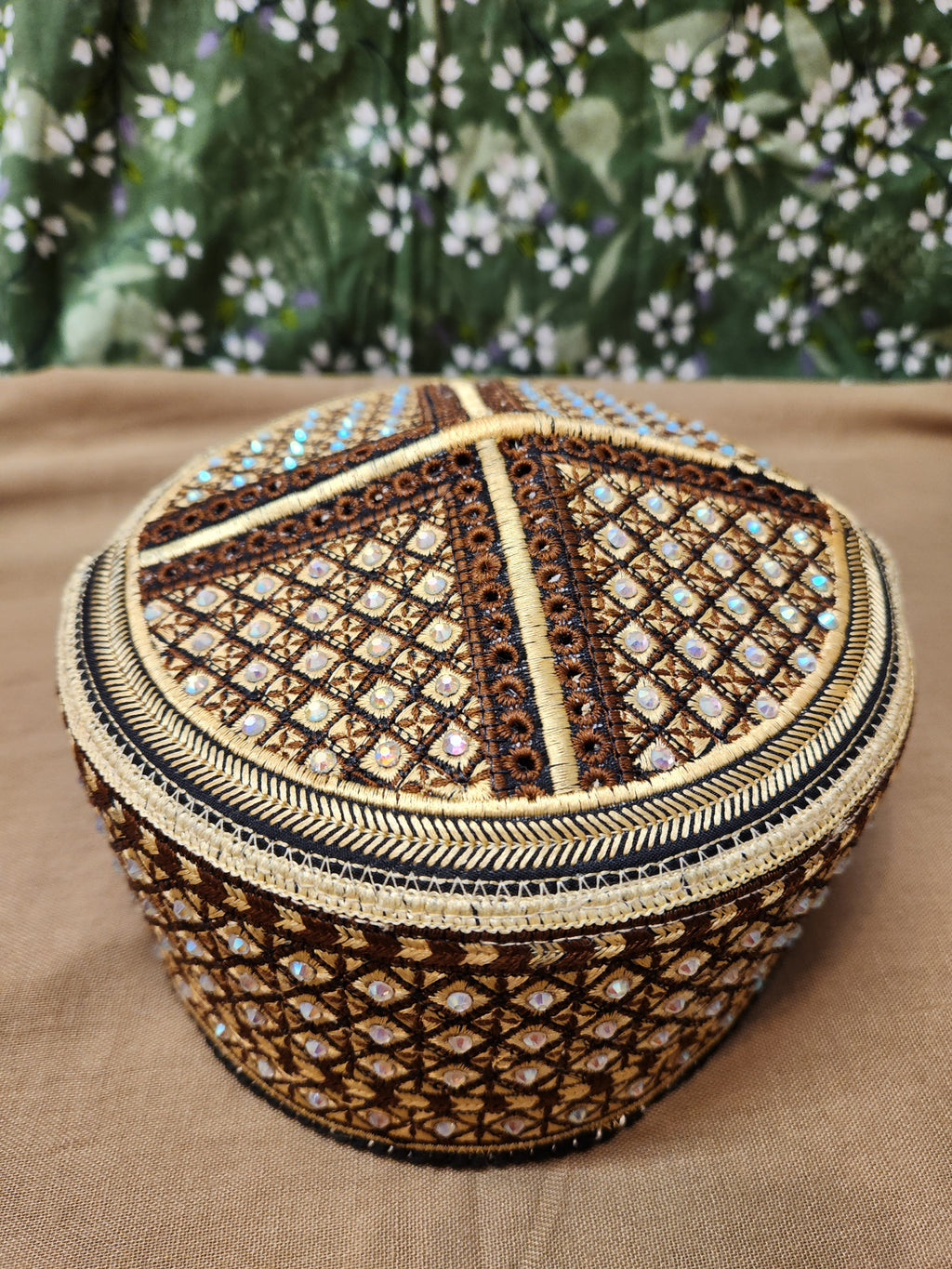 👉Elegant Muslim Stone Prayer Cap – Timeless Comfort & Style👈