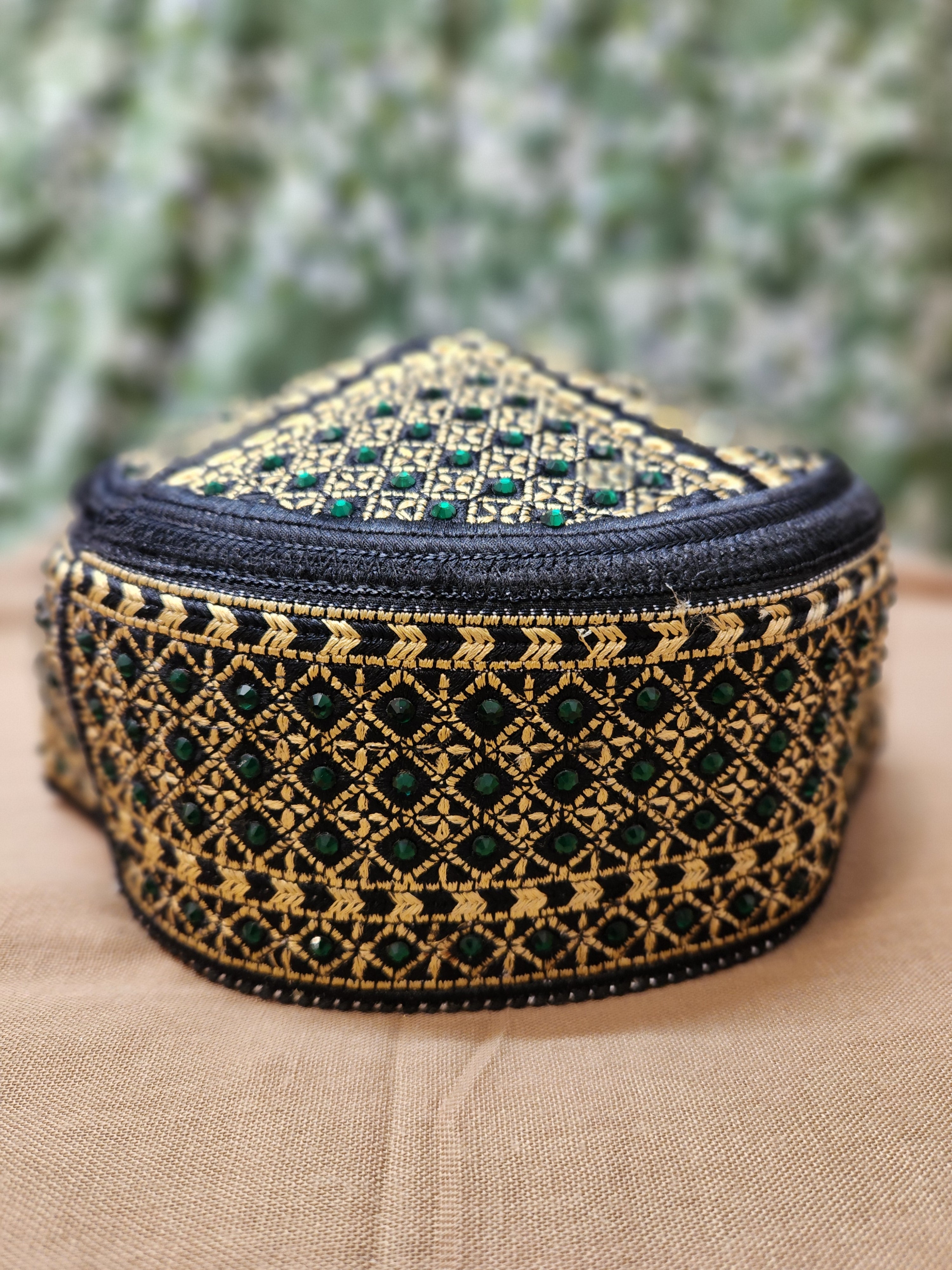👉Elegant Muslim Stone Prayer Cap – Timeless Comfort & Style👈